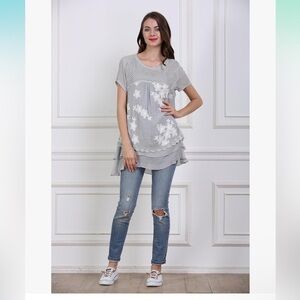 Simply Couture Silver Gray Short Sleeve Blouse with White Floral Embroidery